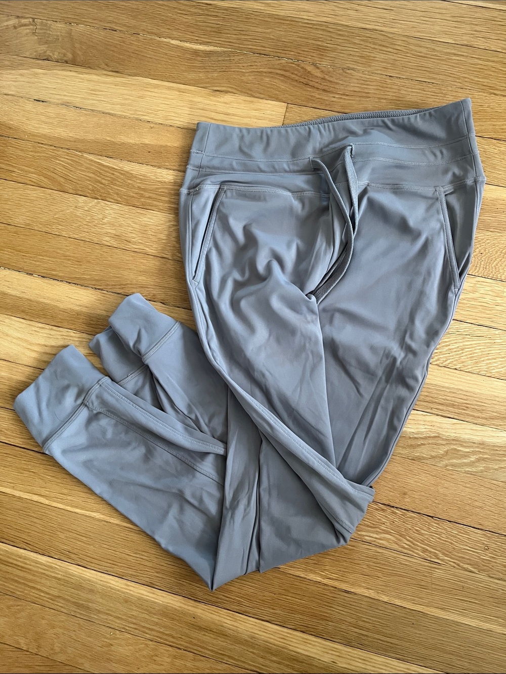 Light Gray Active Leggings with Side Pockets